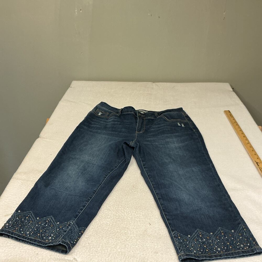 Cato Contemporary Capri Women's size 16 Dark Wash Blue Denim Jeans Design 3524